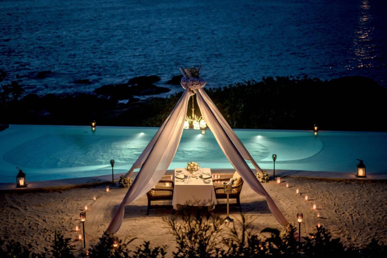 The Shore At Katathani - Adult Only - Sha Extra Plus Екстериор снимка A romantic dinner at the beach