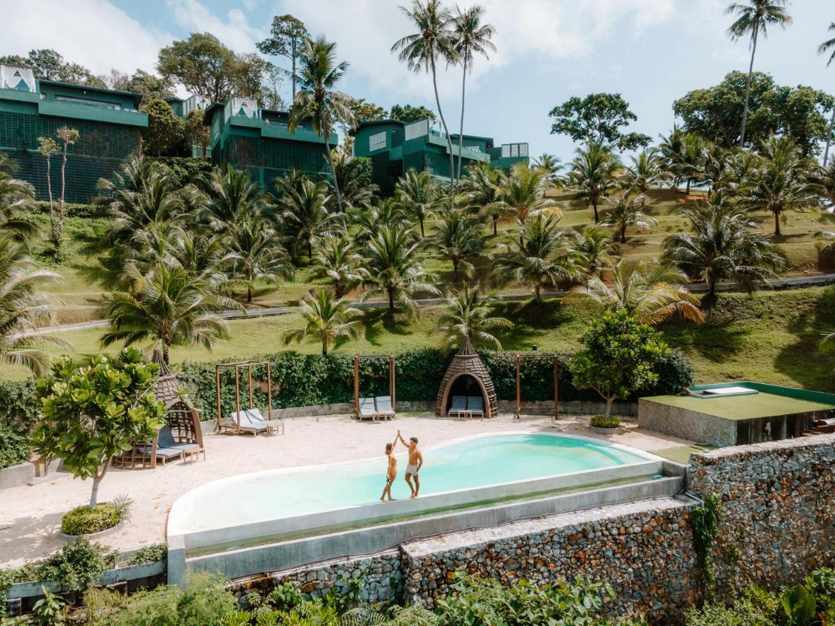 The Shore At Katathani - Adult Only - Sha Extra Plus Екстериор снимка The resort's pool
